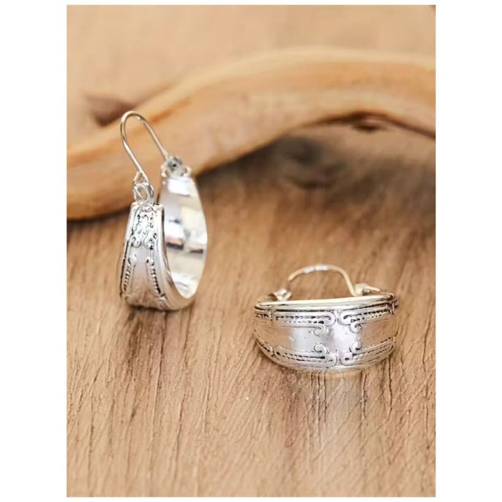 NWT Boho Silver-Plate Engraved Floral Hoop Earrings Boho Minimalist
